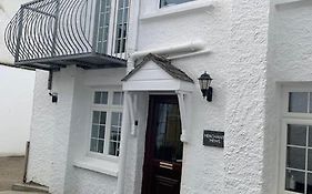 Merchants Mews, Fowey, Parking. Pets Welcome.