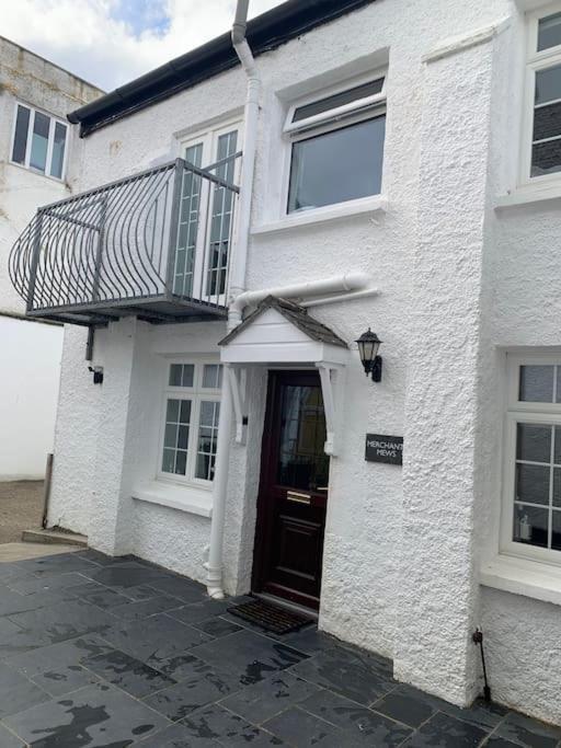 Merchants Mews, Fowey, Parking. Pets Welcome. Exterior photo
